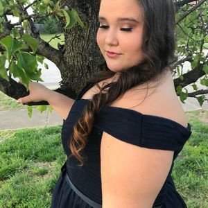 Meet your Posher, Leta